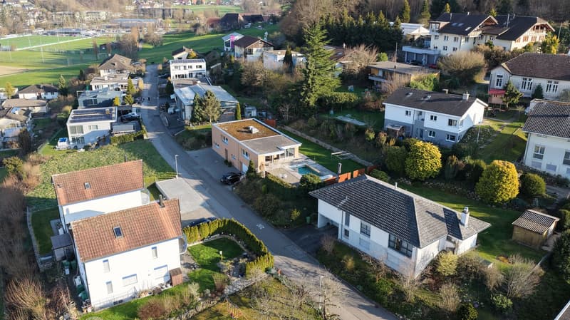 Modern & Exceptional with 290m2 usable space, well-maintained garden complex with chrome steel pool (2)