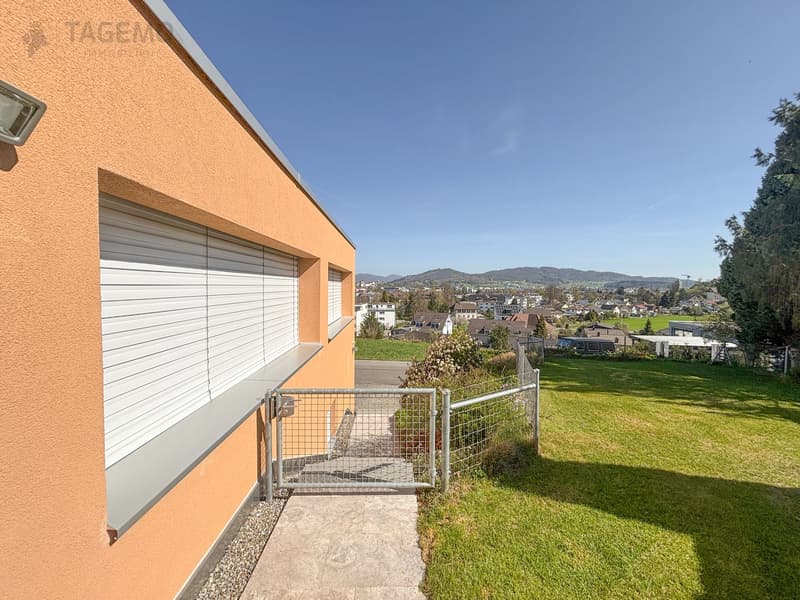 Modern & Exceptional with 290m2 usable space, well-maintained garden complex with chrome steel pool (11)