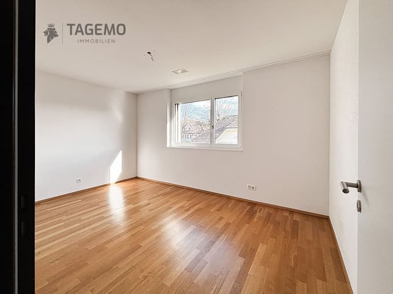 alle Zimmer mit hochwertigem Parkett
