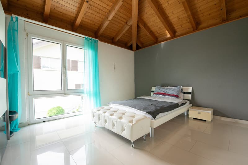 Elegance, light, and high-quality living with style and tranquility. (17)
