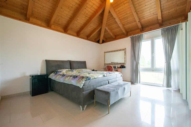 Elegance, light, and high-quality living with style and tranquility. (18)
