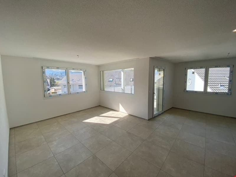 Moderne und Luxuriöse Erdgeschosswohnung mit eigenem Gartenanteil (2)