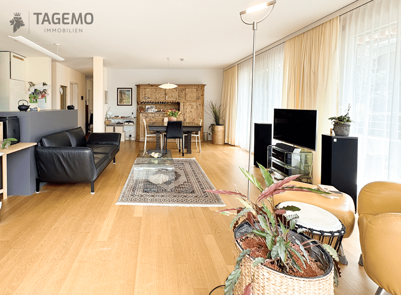 Zwei Gehminuten zum See. 100 m² Terrasse. Ein Freiraum, den man in Luzern nur selten findet. (8)