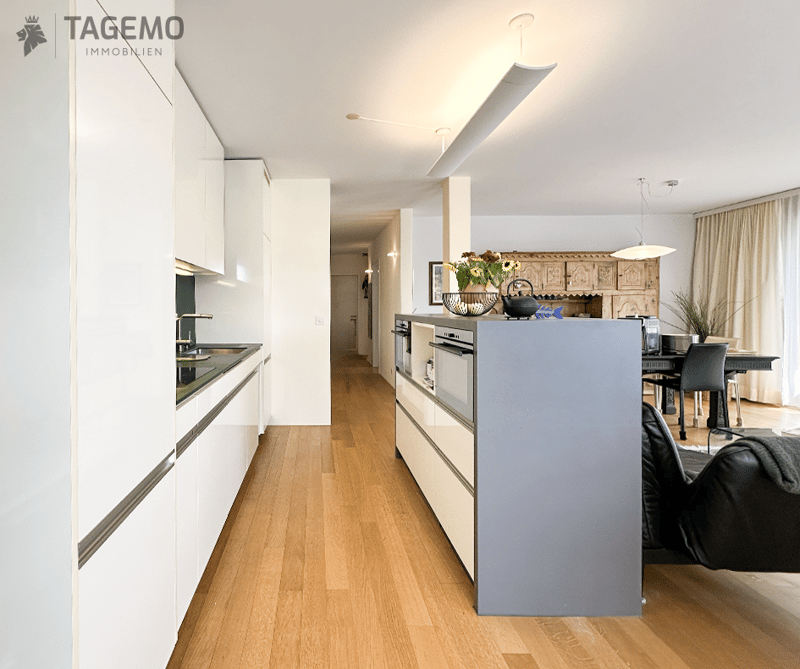 Zwei Gehminuten zum See. 100 m² Terrasse. Ein Freiraum, den man in Luzern nur selten findet. (9)