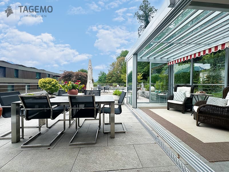 Zwei Gehminuten zum See. 100 m² Terrasse. Ein Freiraum, den man in Luzern nur selten findet. (2)