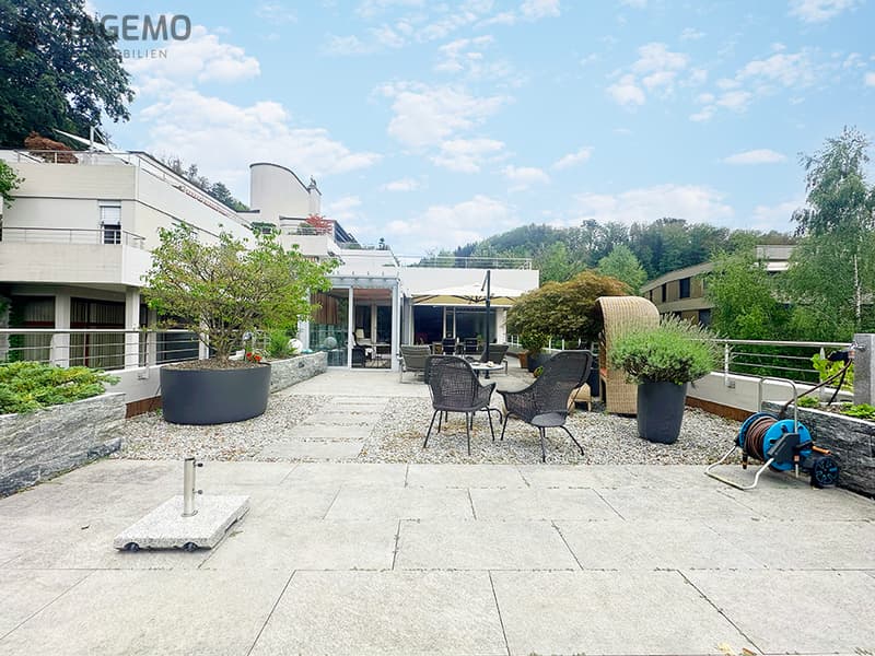 Zwei Gehminuten zum See. 100 m² Terrasse. Ein Freiraum, den man in Luzern nur selten findet. (15)