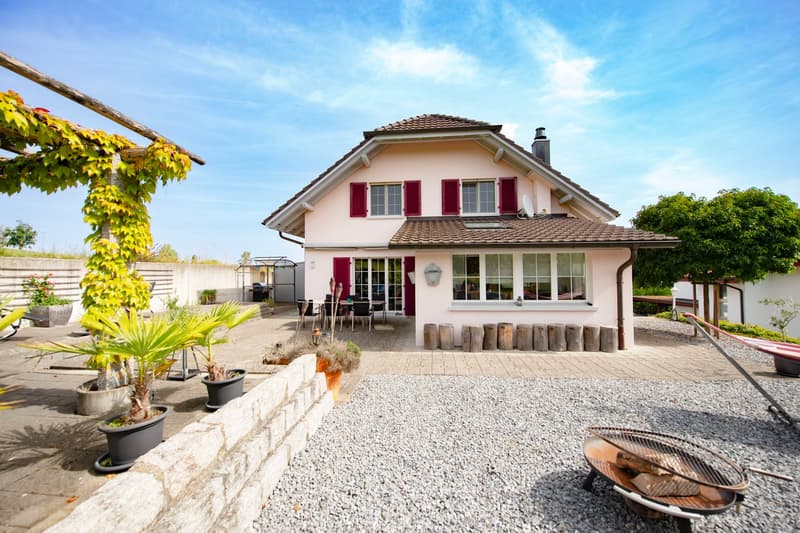 6.5-Zimmer-Einfamilienhaus mit viel Platz und Weitsicht (1)