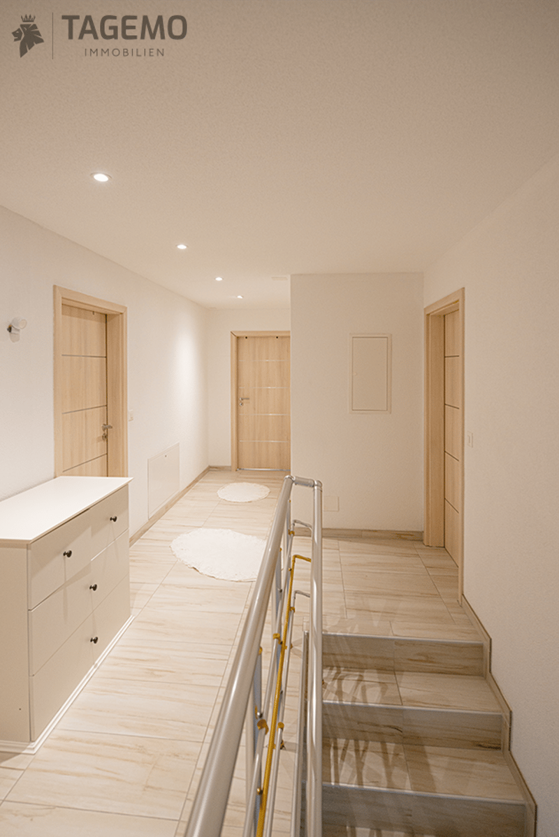 Zwei Wohnungen. Ein Haus. Viele Möglichkeiten für eine Investition. (9)