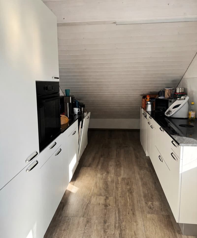 JETZT ZU MIETEN: 3.5-Zi-Whg mit Balkon (2)