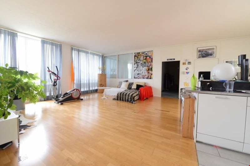 JETZT zu mieten: Wohnen auf 165m2 plus 50m2 Innenhof (2)