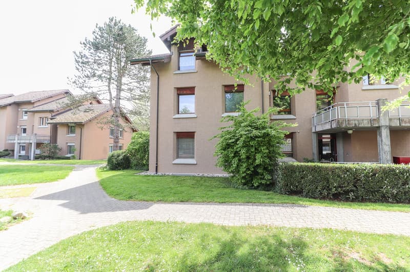 Freshly renovated 4.5-room apartment with parking space, hobby room, and basement compartment (3)