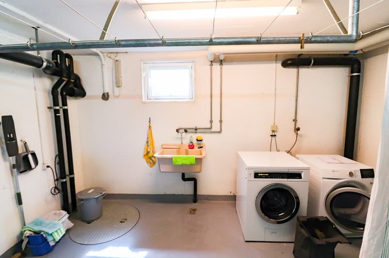 Freshly renovated 4.5-room apartment with parking space, hobby room, and basement compartment (17)