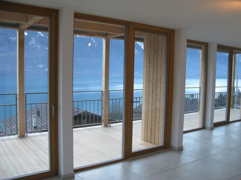 Lichtdurchflutete 3 ½ Zimmerwohnung mit grossem Balkon und traumhafter Seesicht (2)