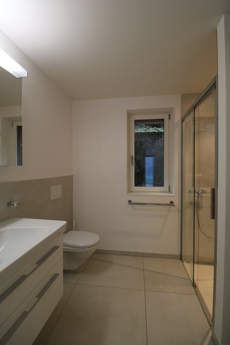 Lichtdurchflutete 3 ½ Zimmerwohnung mit grossem Balkon und traumhafter Seesicht (9)