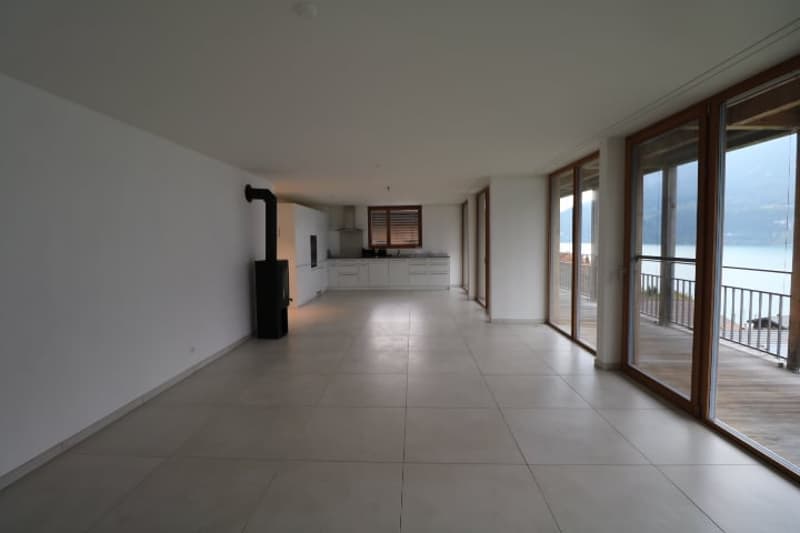 Lichtdurchflutete 3 ½ Zimmerwohnung mit grossem Balkon und traumhafter Seesicht (3)