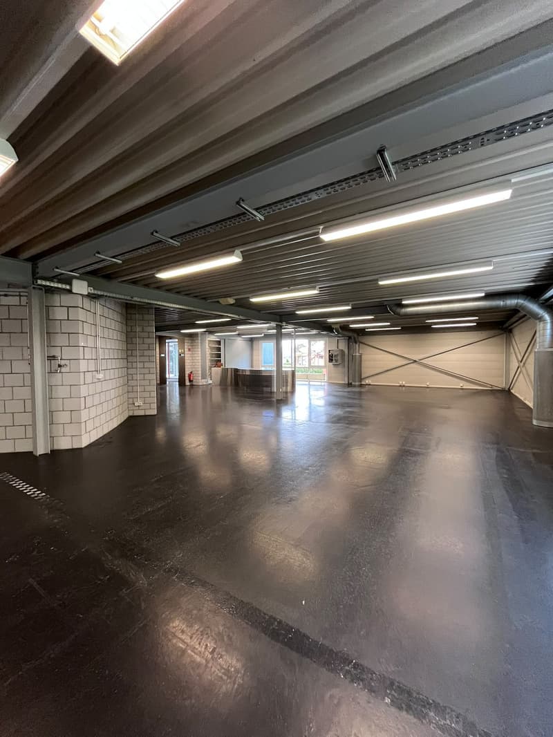 Grosszügiger Gewerberaum in der Industriezone Uetendorf (21)
