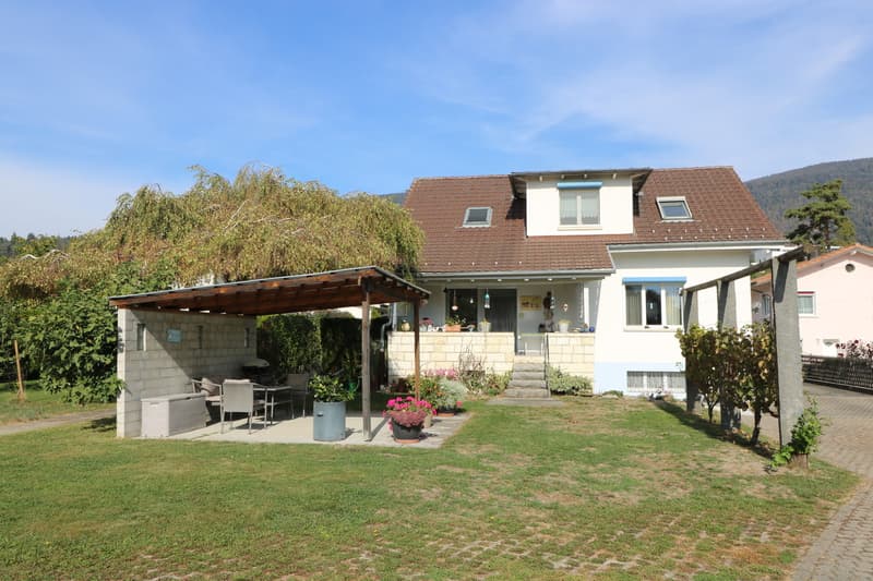 Familienparadies mit XXL-Garten (3)