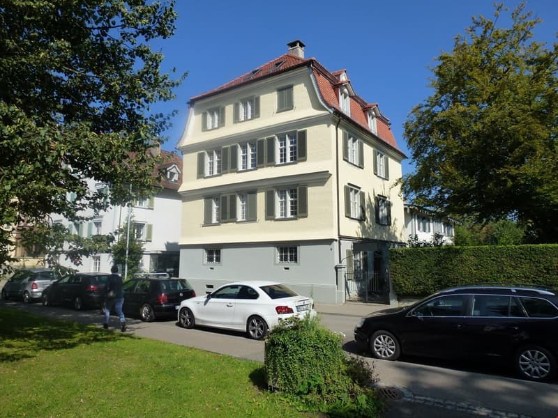Historische 4 Zimmer-Wohnung in einem Barockhaus (1)
