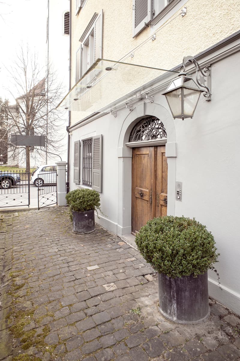 Historic 4-room apartment with balcony in a Baroque house (17)