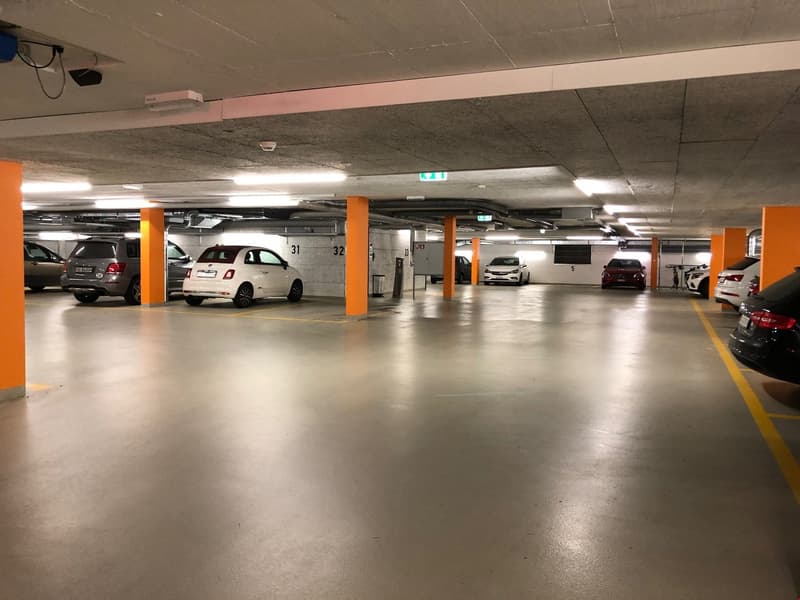 Place de parking dans le garage souterrain du centre de don de sang St. Fiden (4)