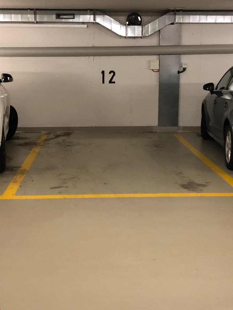 Place de parking dans le garage souterrain du centre de don de sang St. Fiden (3)