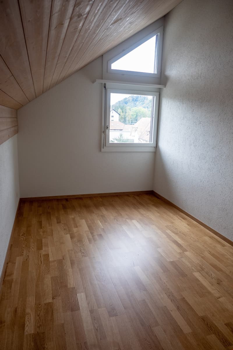 schöne 2.5-Zi. Wohnung im Dachgeschoss in Lützelflüh zu vermieten (7)