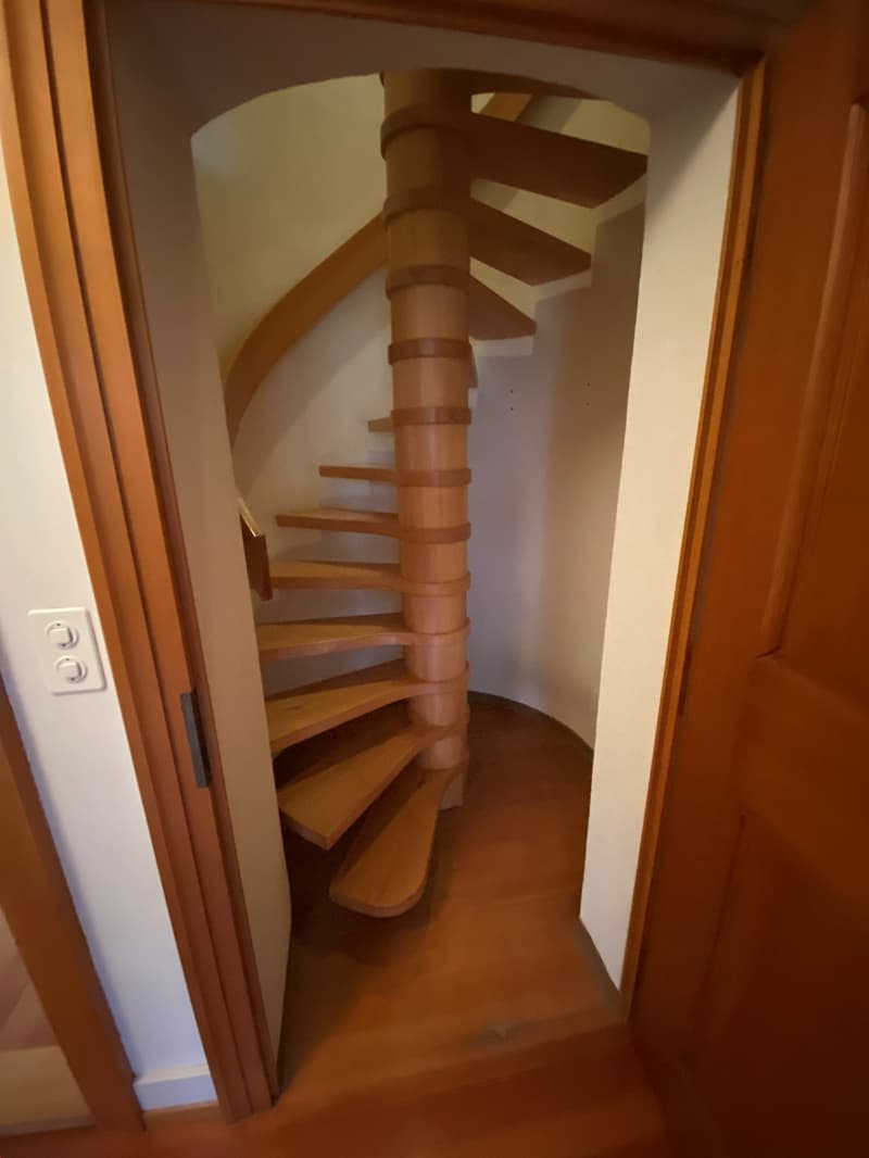 Wendeltreppe zum Dachgeschoss