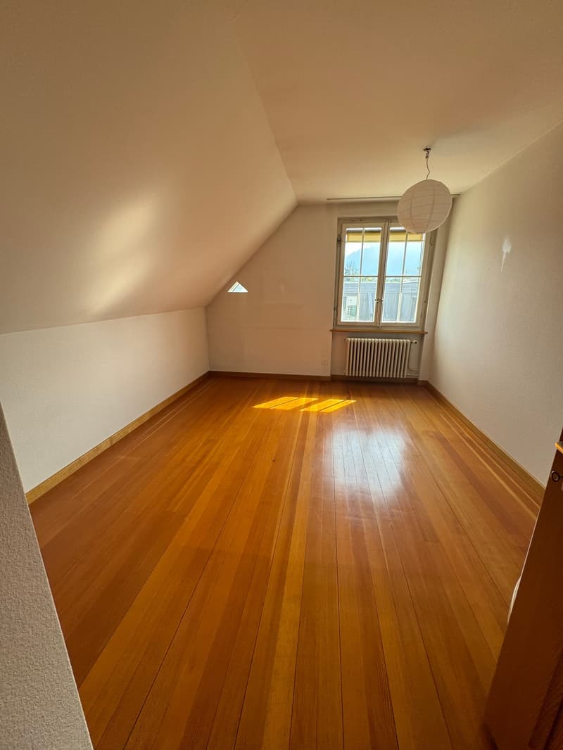 Einfamilienhaus zur Miete in ruhigem Hünibach (2)
