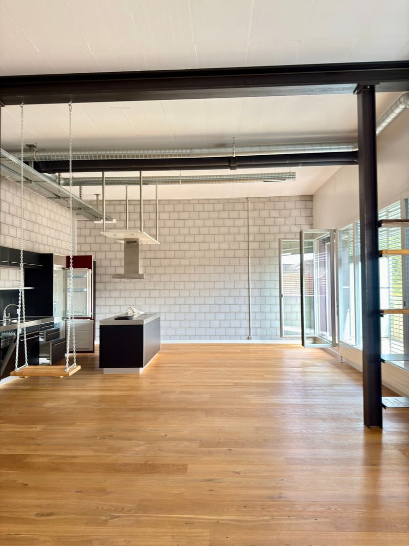 Einzigartige 2.5-Zimmer-Wohnung (99m2) im Herzen von Laupen (BE) (2)
