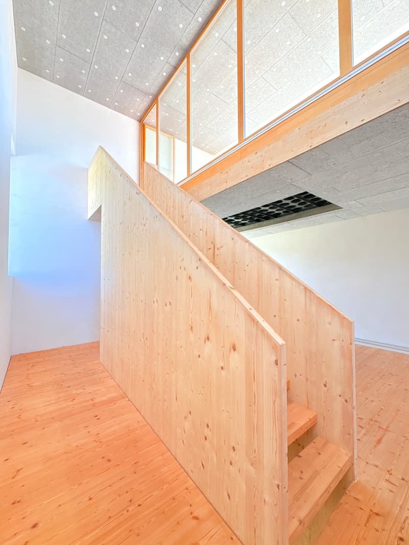 Loft-tour unique (190m2), ancienne scierie près de Berne (4)