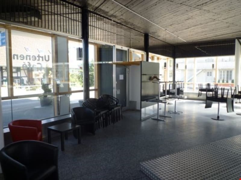Attractive retail space, versatile commercial rooms in a highly frequented location (6)