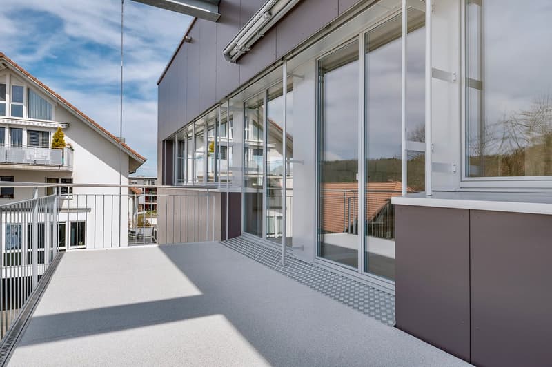 Ruhige, sehr grosse 3.5-Zimmer-Loftwohnung (154m2) im Herzen von Laupen (6)