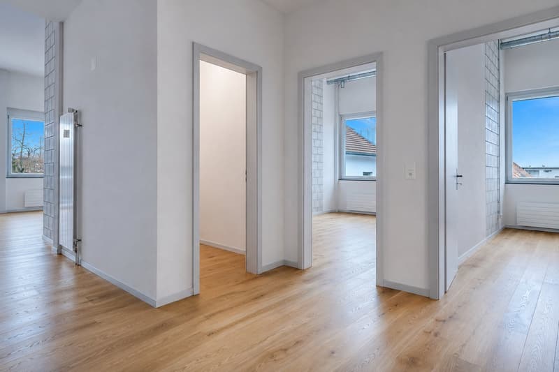 Ruhige, sehr grosse 3.5-Zimmer-Loftwohnung (154m2) im Herzen von Laupen (2)