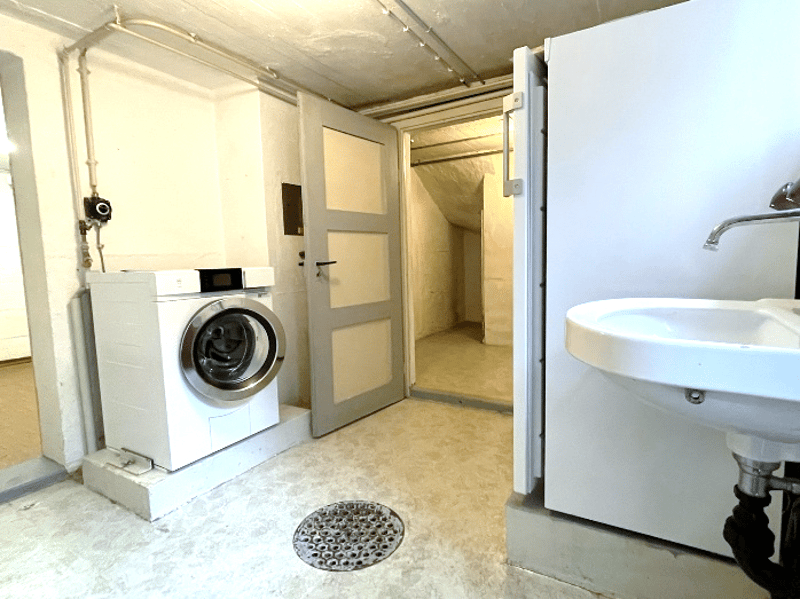 Compact single-family house with small, secluded garden for plenty of privacy (20)