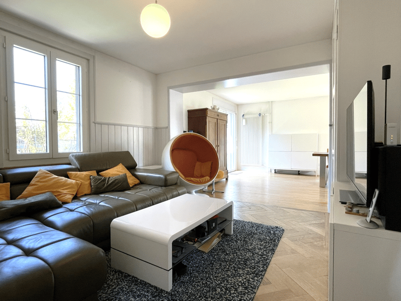 In a quiet location: 6.5 room single-family house with land reserve and large, romantic garden (16)