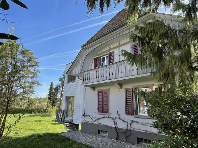 In a quiet location: 6.5 room single-family house with land reserve and large, romantic garden (9)