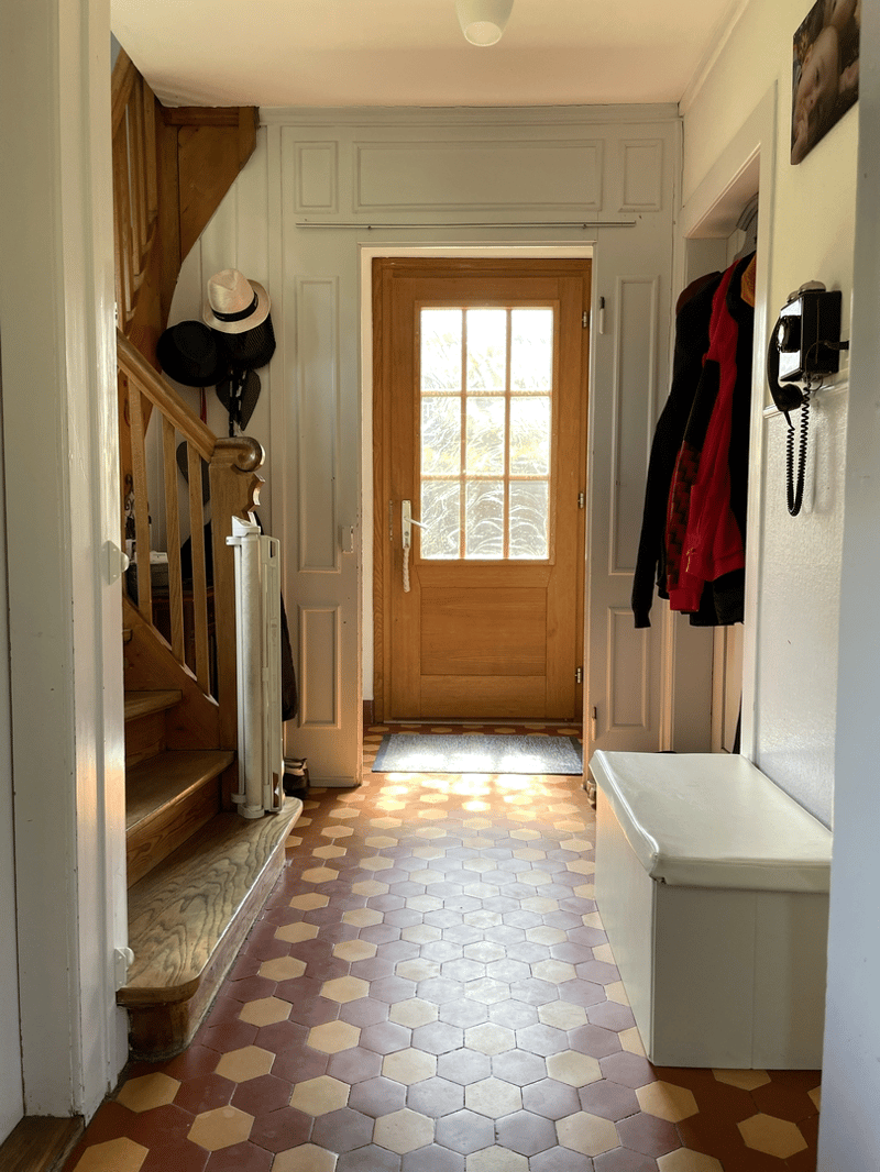 In a quiet location: 6.5 room single-family house with land reserve and large, romantic garden (12)