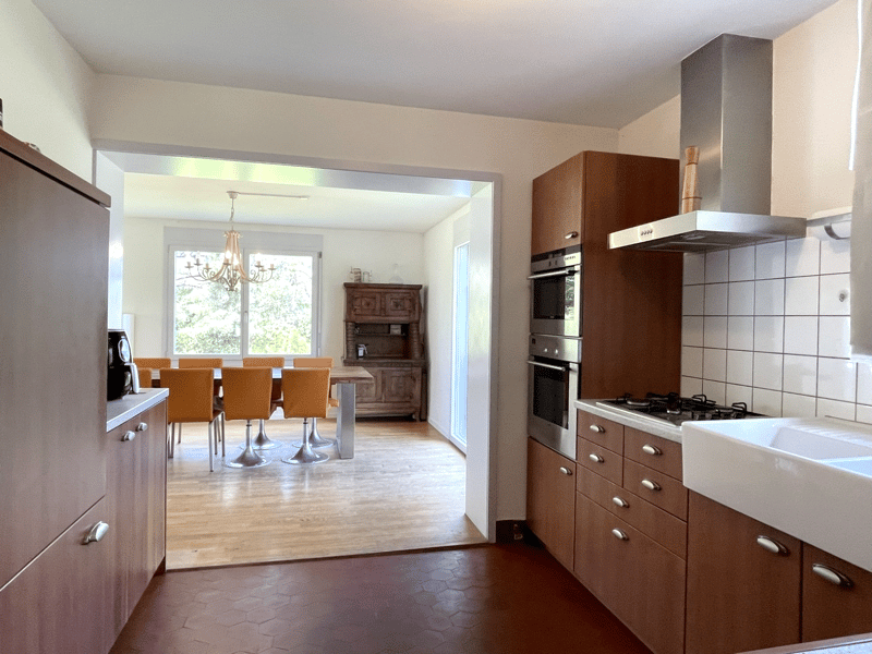 In a quiet location: 6.5 room single-family house with land reserve and large, romantic garden (14)
