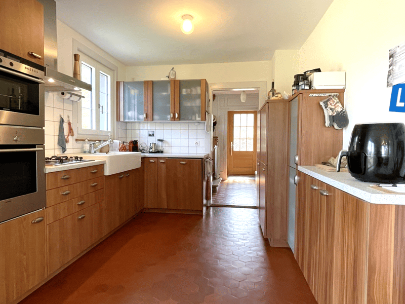 In a quiet location: 6.5 room single-family house with land reserve and large, romantic garden (13)