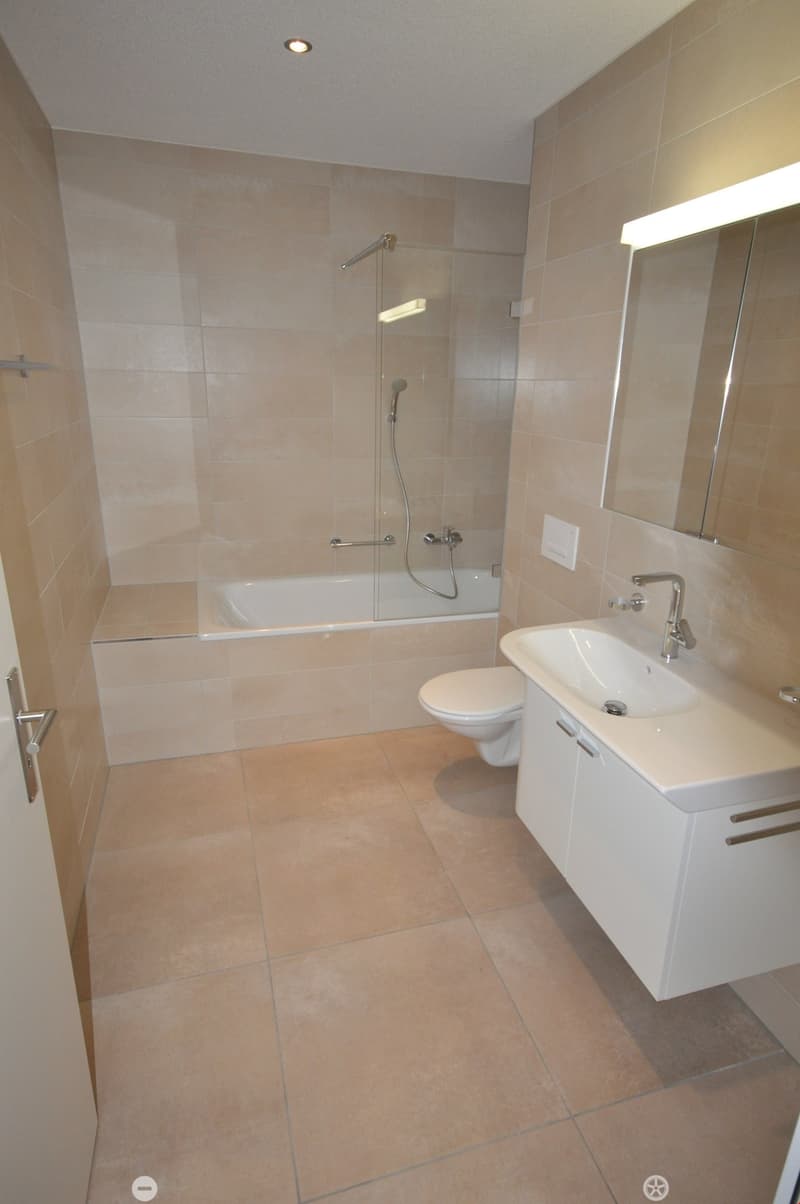 Moderne 3.5 Zimmerwohnung mit Gartensitzplatz (7)