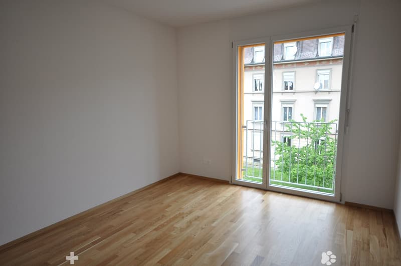 Helle 4.5-Zimmerwohnung mit Balkon in der Nähe des Stadtzentrums (6)