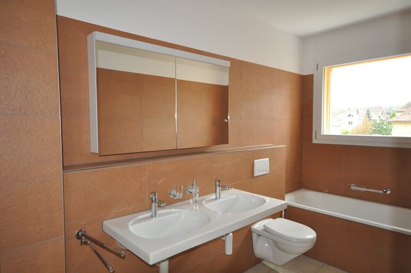 Helle 4.5-Zimmerwohnung mit Balkon in der Nähe des Stadtzentrums (8)