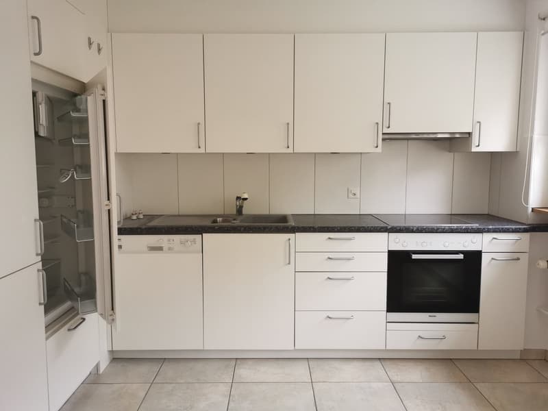 Charmante 3.5-Zimmer-Wohnung mit Bergblick in Sonceboz-Sombeval (1)