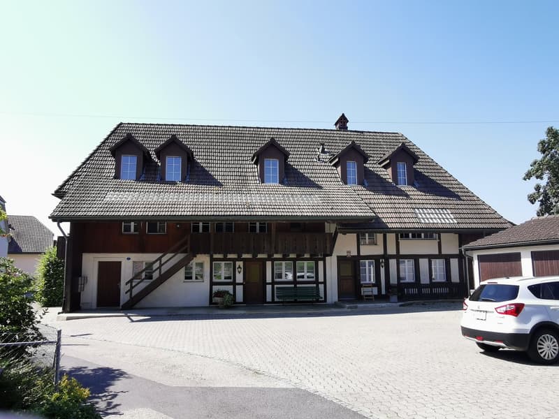 Charmante 4.5-Zimmer-Maisonettewohnung in Müntschemier (1)