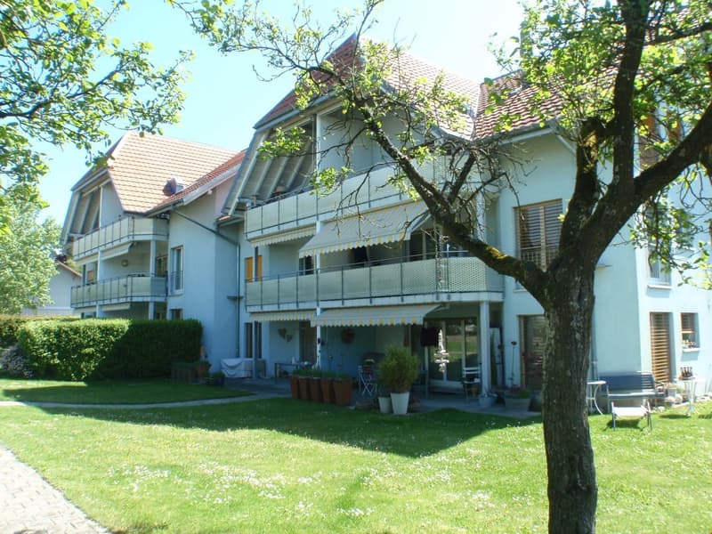 Gemütliche 4.5-Zimmer-Wohnung mit Balkon in Ins (2)
