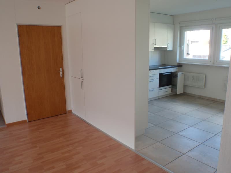 Charmante 3.5-Zimmer-Wohnung mit Bergblick in Sonceboz-Sombeval (1)