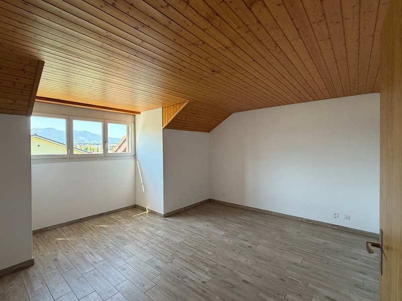 Charming 2.5-room apartment with mountain views in Thun (8)