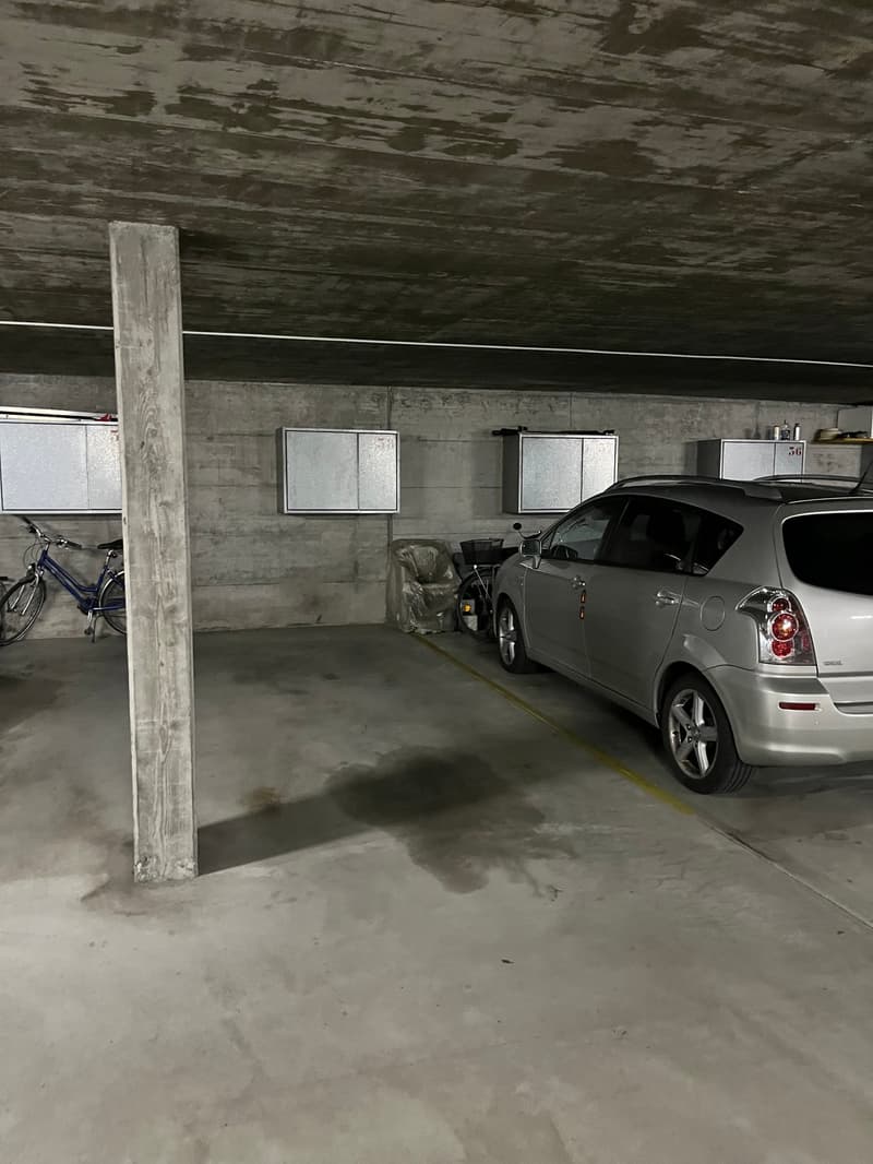 Places de parking à louer à Mattenstrasse à Thoune. (3)