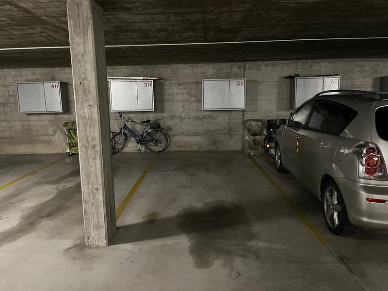 Places de parking à louer à Mattenstrasse à Thoune. (4)
