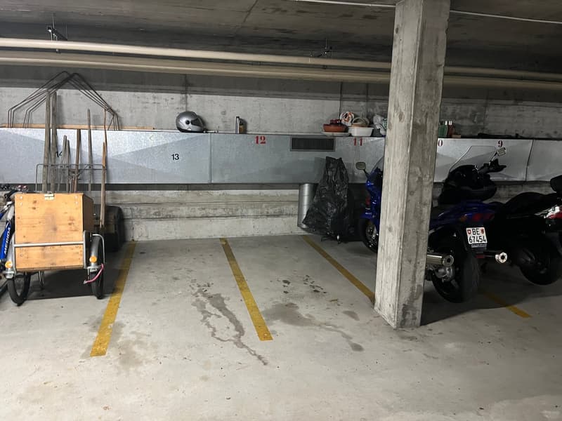 Places de stationnement pour motos à louer sur Mattenstrasse à Thun. (3)